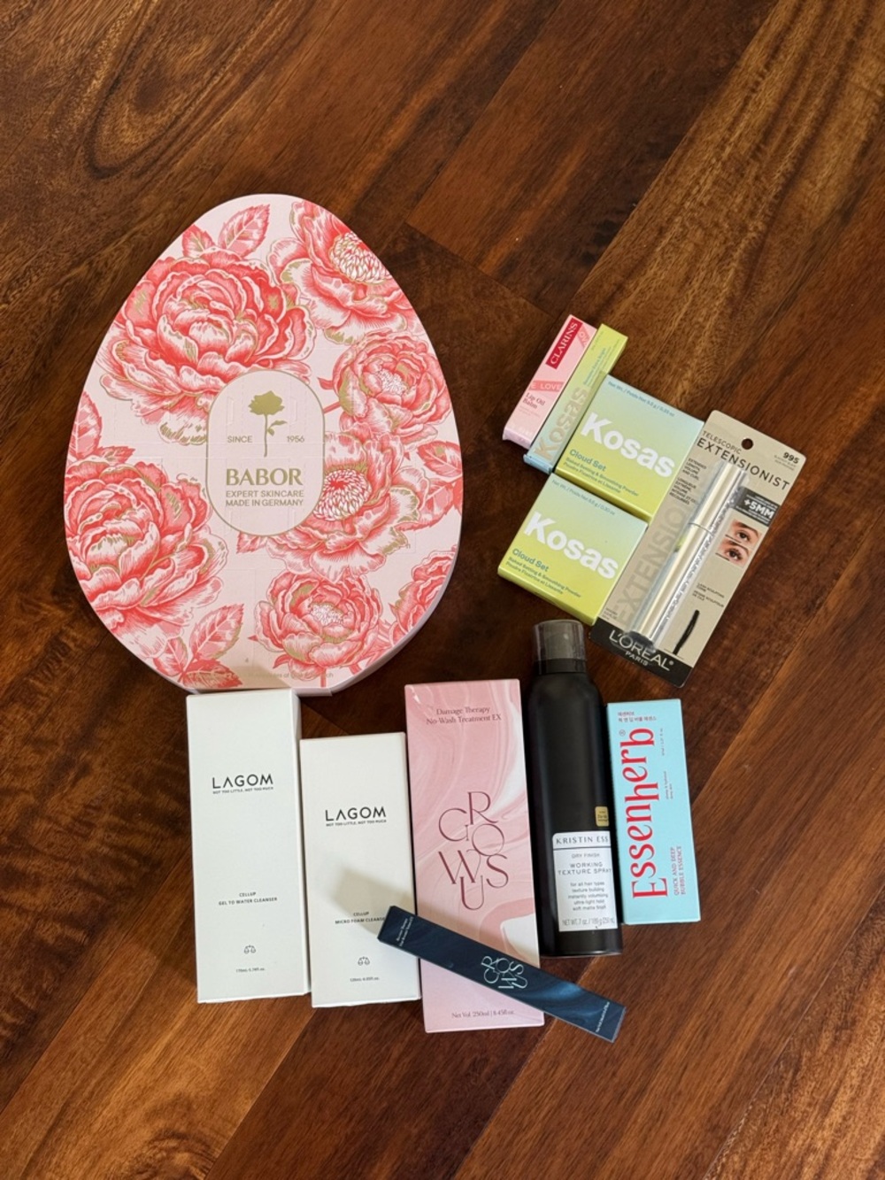 BUNDLE PRODUCTS ALL BRANDNEW• check photos for shades and closeup